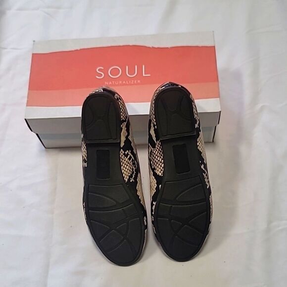 NIB, Soul Naturalizer Women's Python  Flats - Picture 4 of 6